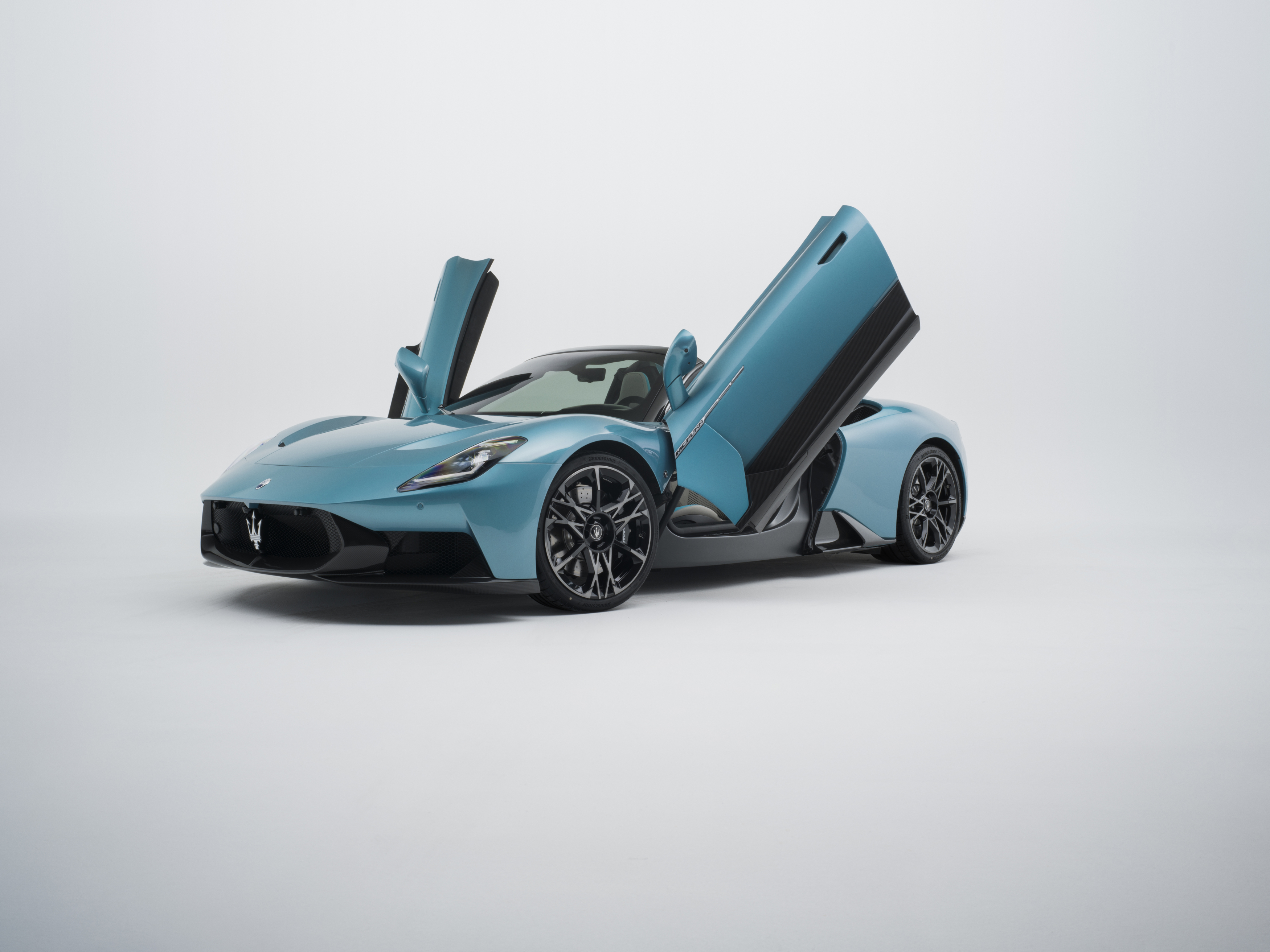 Maserati MCPURA Cielo front view