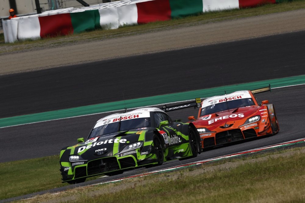 No. 37 Deloitte TOM’S GR Supra maintains their lead early on, with No. 14 ENEOS X PRIME GR Supra closely tailing and advancing to second place swiftly. No. 37 Deloitte TOM’S GR Supra maintains their lead early on, with No. 14 ENEOS X PRIME GR Supra closely tailing and advancing to second place swiftly.